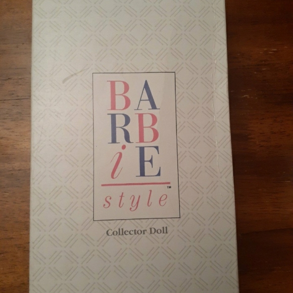 Barbie Style Collector Doll Limited Edition - Picture 2 of 5
